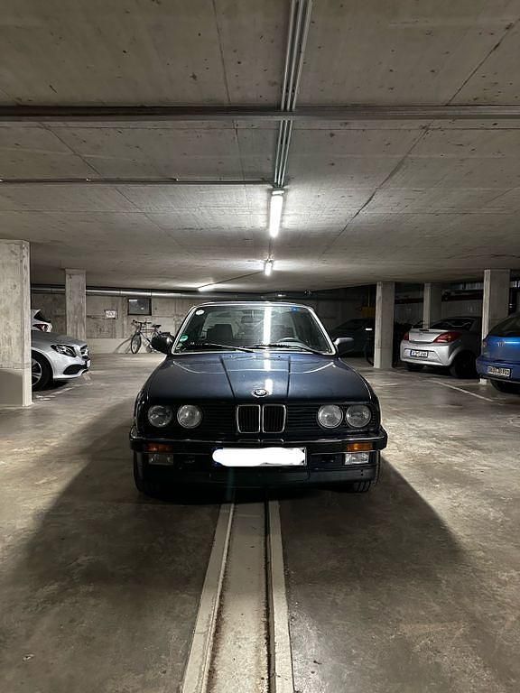 Gebraucht BMW 325 122 PS (89 kW) 1986 Blau Limousine
