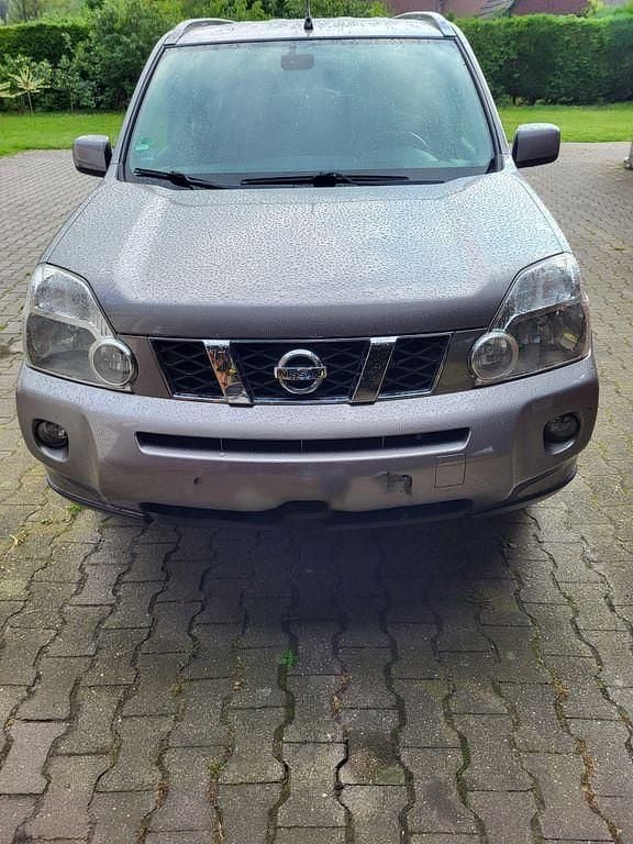 Grau Gebraucht 2009 Nissan X-Trail SUV | 4.500 € (Guter Preis) - Bild 1/4
