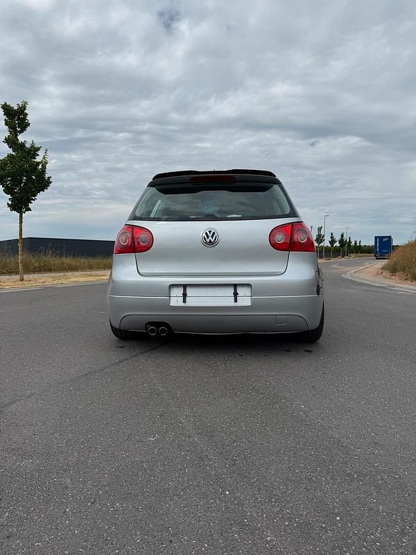Gebraucht VW Golf V 115 PS (84 kW) 2005 Silber Kleinwagen