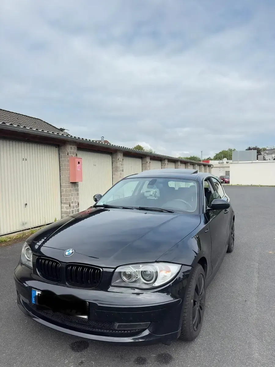 Gebraucht BMW 120 177 PS (130 kW) 2009 Schwarz Kleinwagen