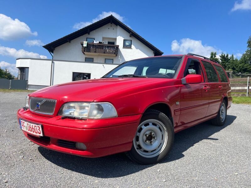 Gebraucht Volvo V70 144 PS (105 kW) 1999 Rot Kombi