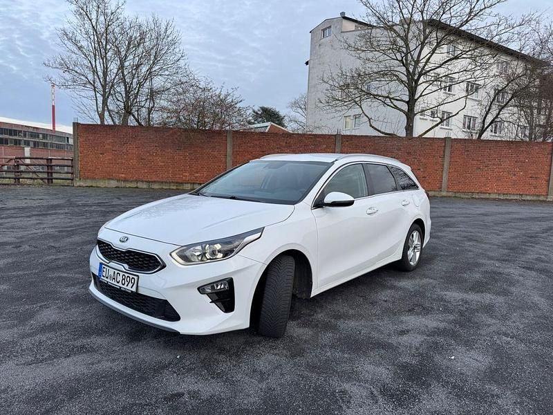 Gebraucht Kia Ceed Vision 136 PS (100 kW) 2021 Weiß Kleinwagen