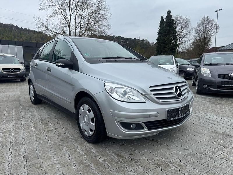 Gebraucht Mercedes B150 95 PS (69 kW) 2006 Silber Van / Kleinbus