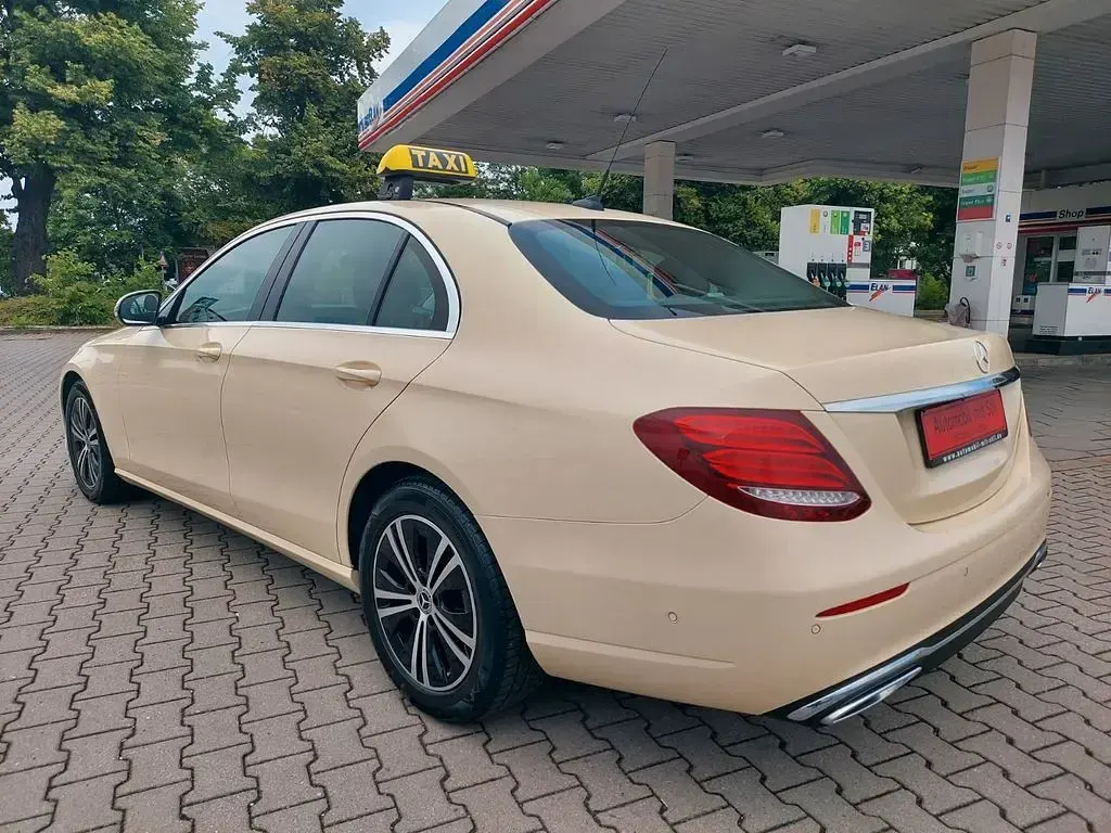 Gebraucht Mercedes E200 160 PS (117 kW) 2021 Beige Limousine