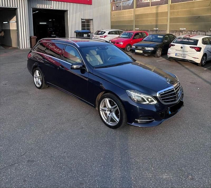 Gebraucht Mercedes E350 252 PS (185 kW) 2013 Blau Kombi