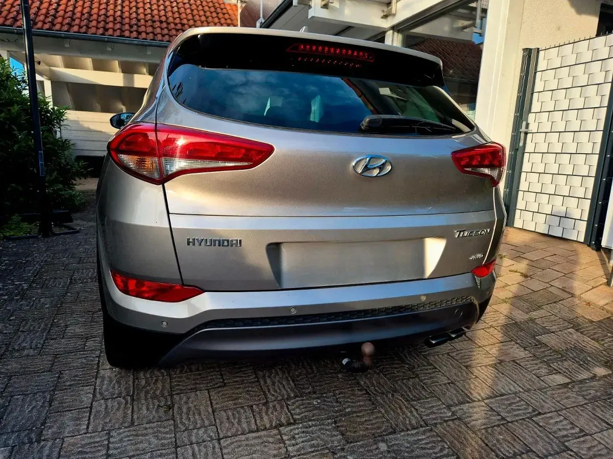 Gebraucht Hyundai Tucson Advantage 177 PS (130 kW) 2016 Weiß SUV