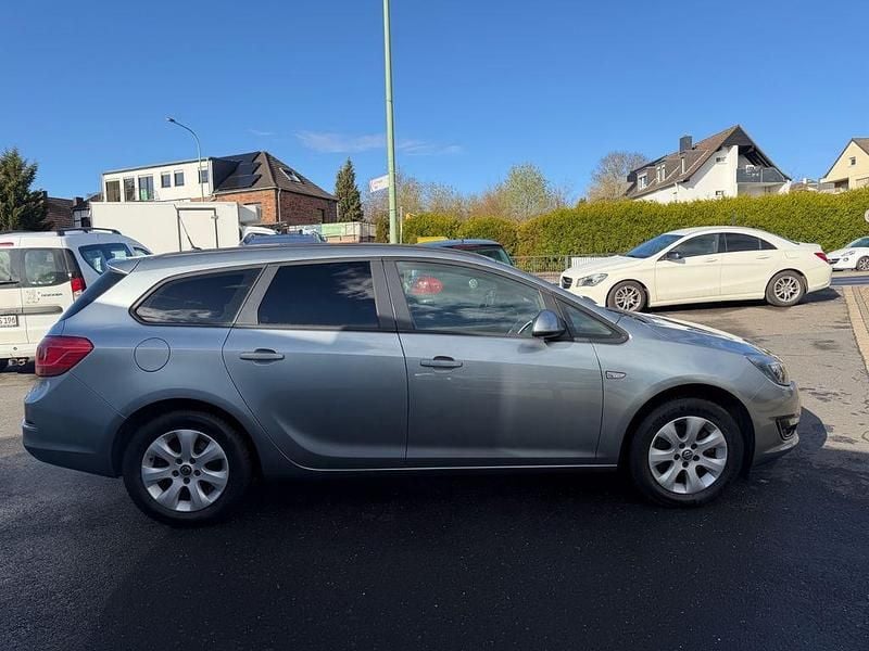 Gebraucht Opel Astra Energy 110 PS (80 kW) 2014 Silber Limousine