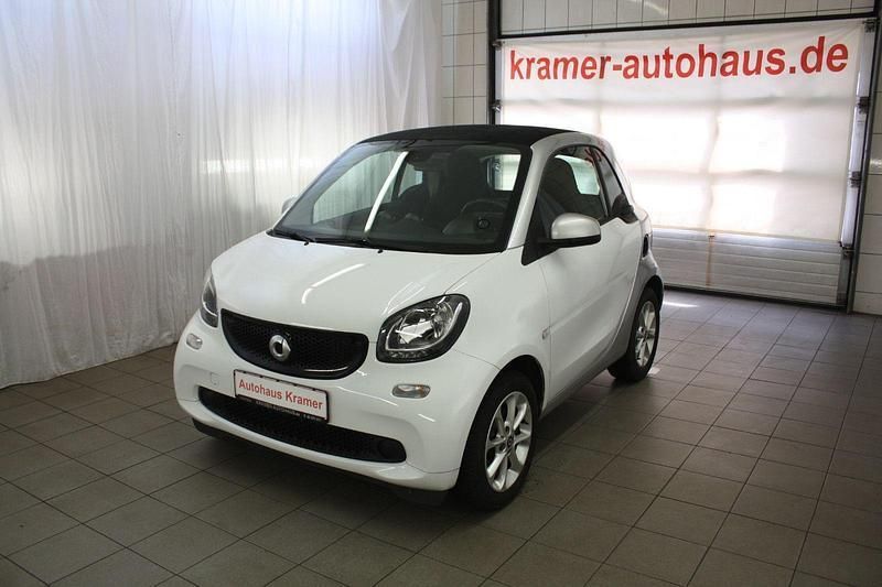 Silber Gebraucht 2017 Smart ForTwo Coupé Passion Kleinwagen | 14.900 € (Teuer) - Bild 1/4