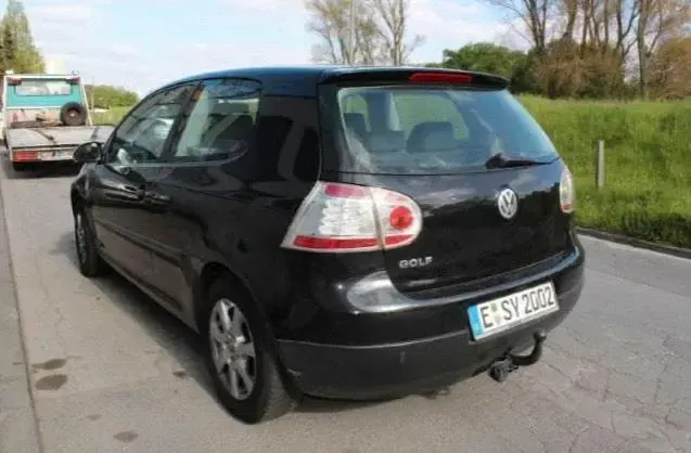 Brugt VW Golf V 75 HK (55 kW) 2004 Sort Hatchback