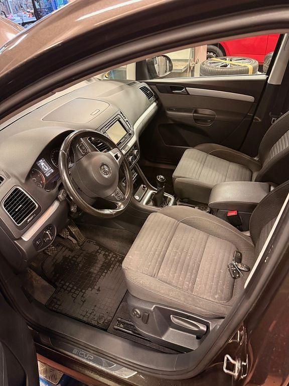 Gebraucht VW Sharan Cup 140 PS (102 kW) 2015 Braun Van / Kleinbus