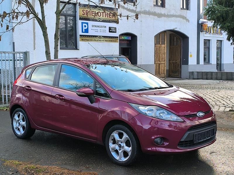 Gebraucht Ford Fiesta Trend 82 PS (60 kW) 2009 Violet Kleinwagen