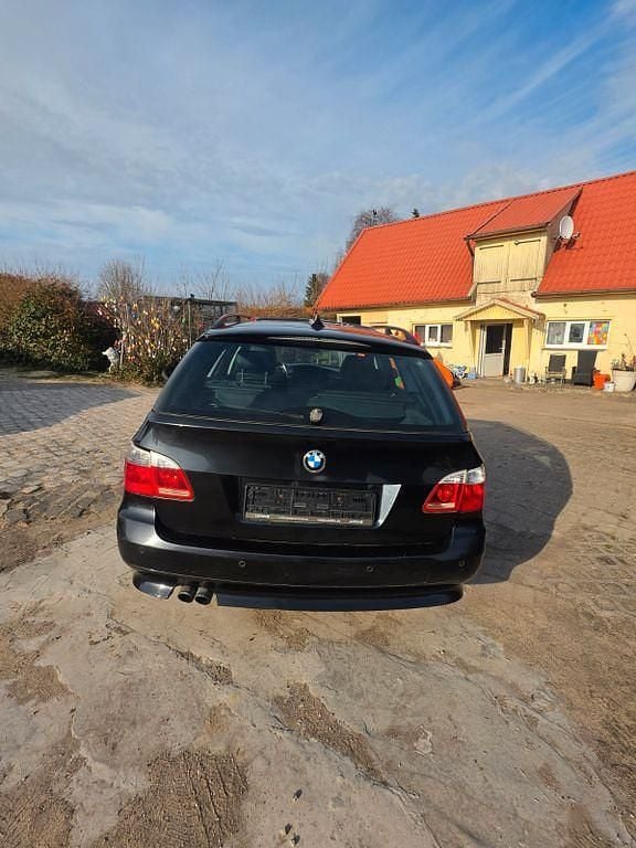 Gebraucht BMW 525 218 PS (160 kW) 2007 Schwarz Kombi