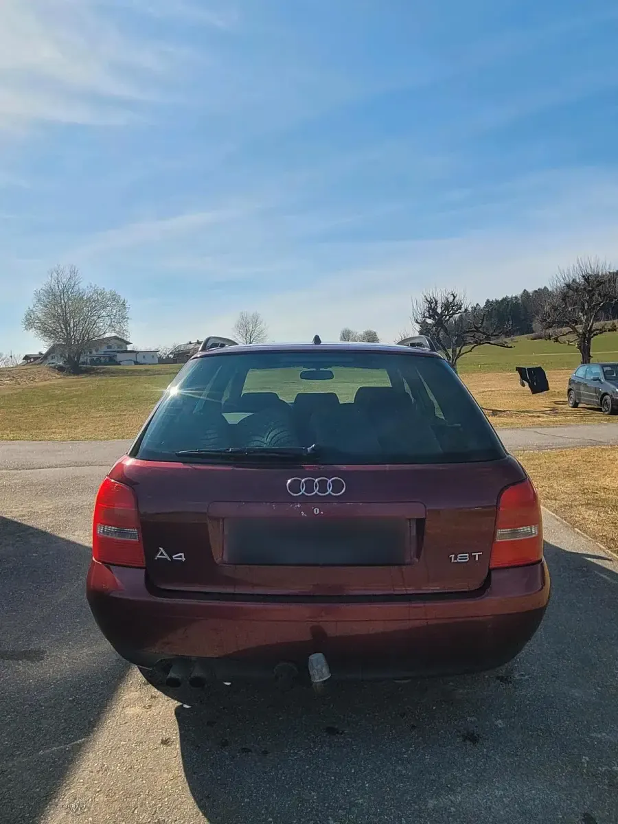 Używany Audi A4 150 KM (110 kW) 2000 Czerwony Kombi