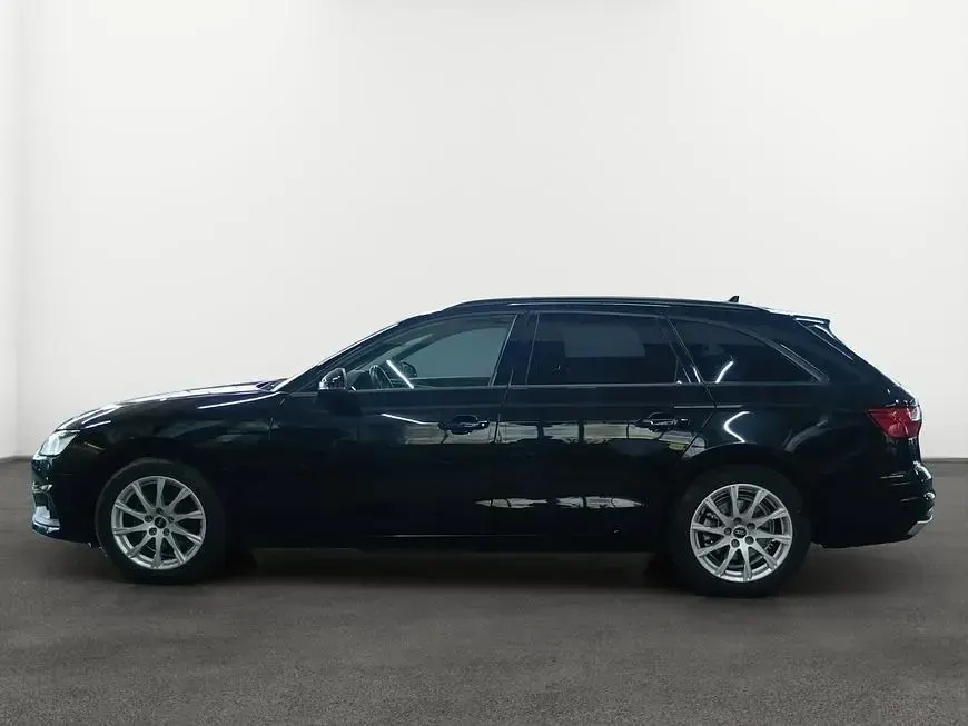 Gebraucht Audi A4 Basis 150 PS (110 kW) 2022 Mythosschwarz metallic Kombi