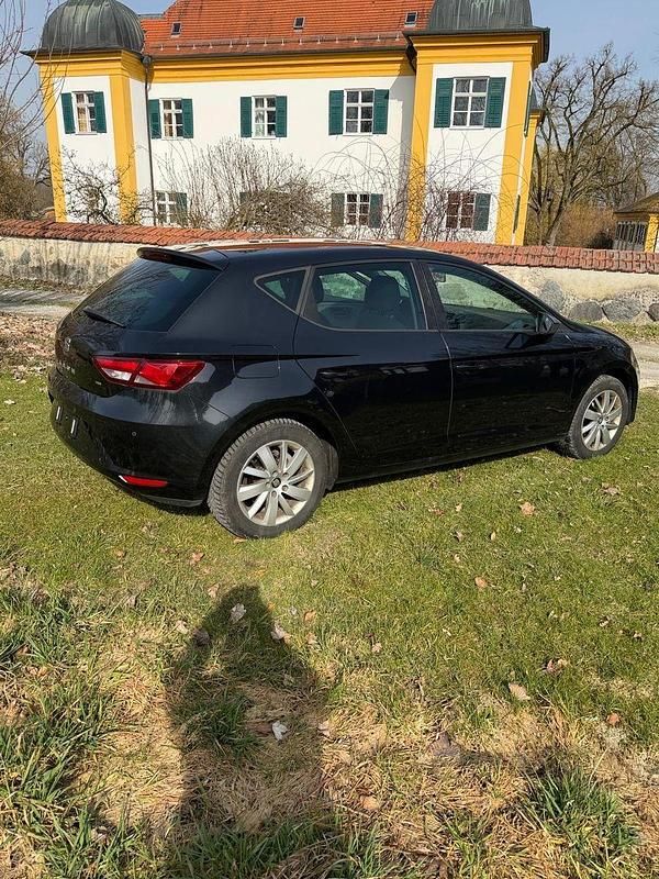 Second-hand Seat Leon Reference 105 CP (77 kW) 2013 Negru Berlinǎ