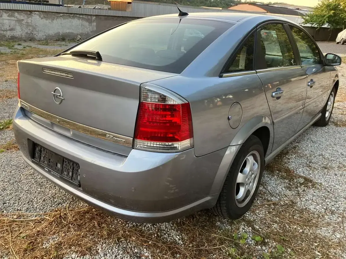 Gebraucht Opel Vectra Edition 155 PS (114 kW) 2005 Lichtsilber m2 Limousine