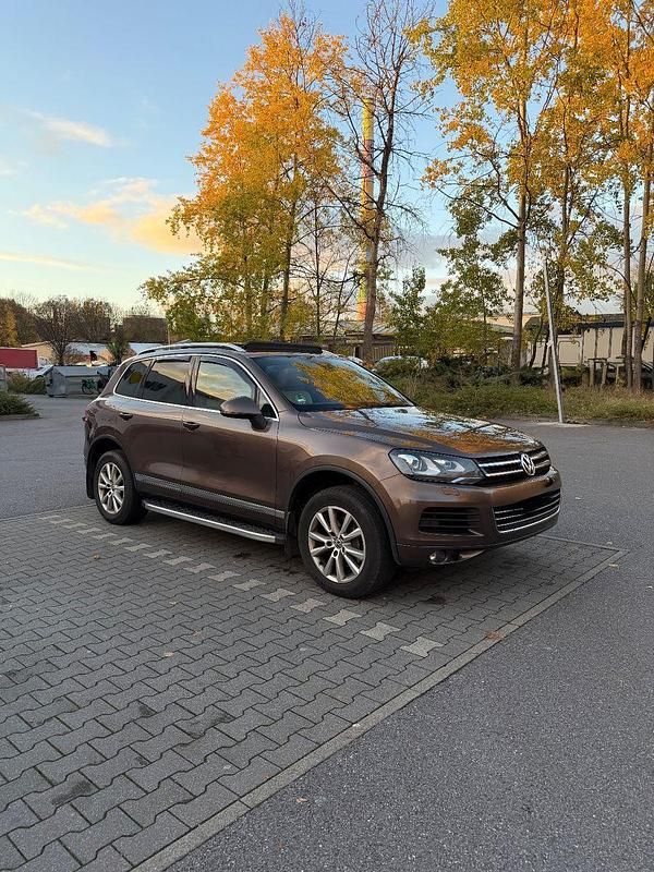 Braun Gebraucht 2013 VW Touareg Exclusive SUV | 10.000 € (Guter Preis) - Bild 1/4