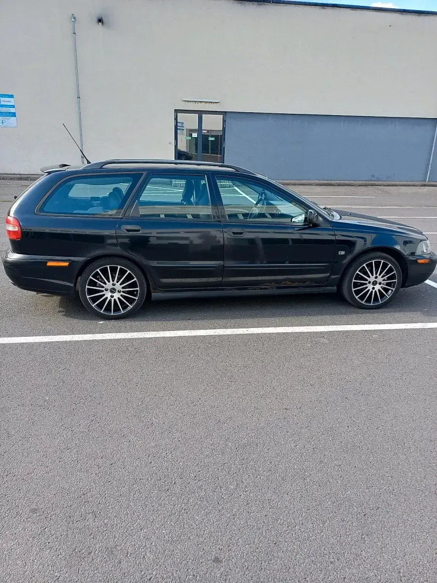 Gebraucht Volvo V40 118 PS (86 kW) 2004 Schwarz Kombi