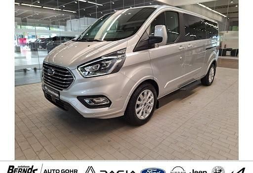 Gebraucht Ford Tourneo Titanium 150 PS (110 kW) 2022 Silber Van / Kleinbus