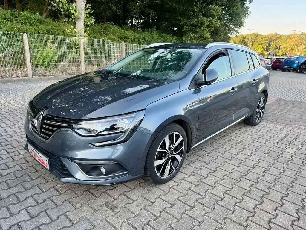 Gebraucht Renault Mégane Bose Edition 140 PS (102 kW) 2019 Blau Limousine