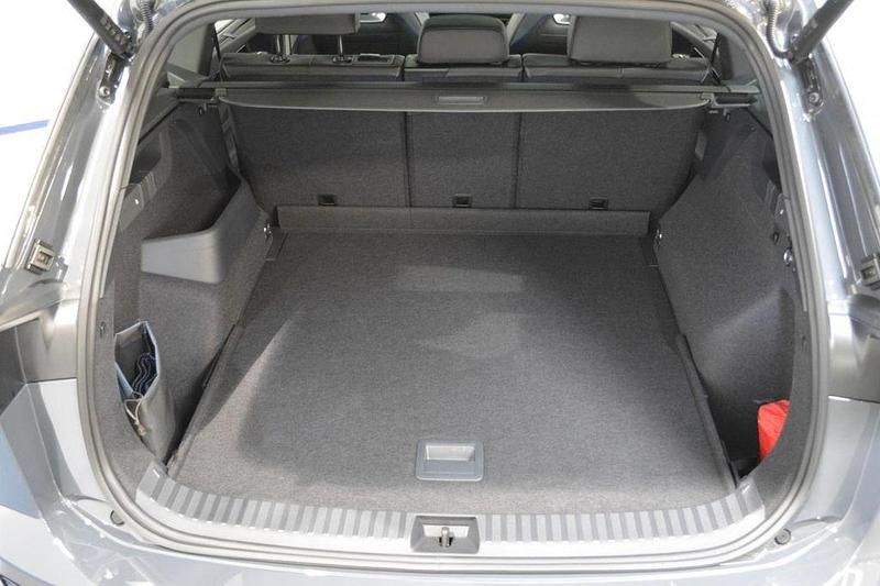 Gebraucht VW Tayron R-line 193 PS (141 kW) 2025 Grau SUV