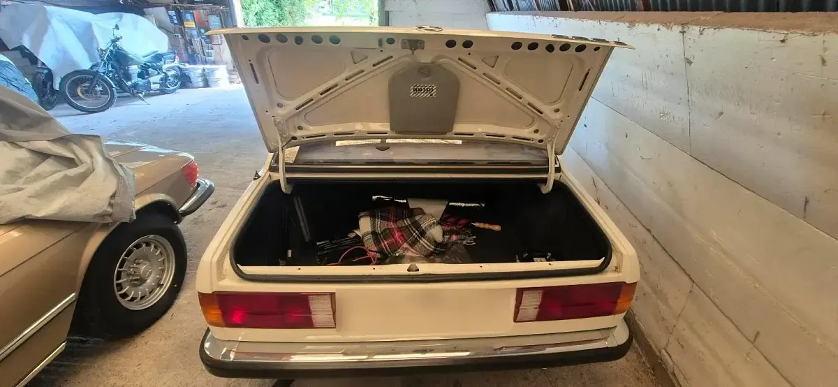 Brugt BMW 325 129 HK (94 kW) 1984 Hvid Sedan