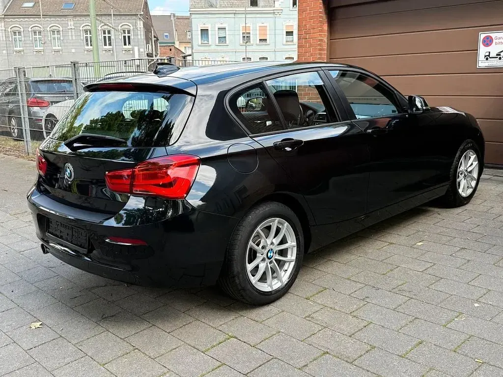 Gebraucht BMW 118 Advantage 136 PS (100 kW) 2019 Schwarz Kleinwagen