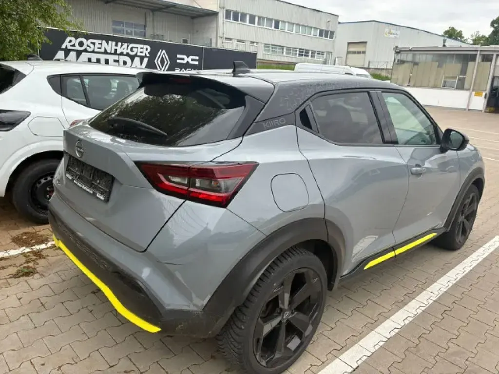 Gebraucht Nissan Juke 114 PS (83 kW) 2022 Grau/schwarz SUV