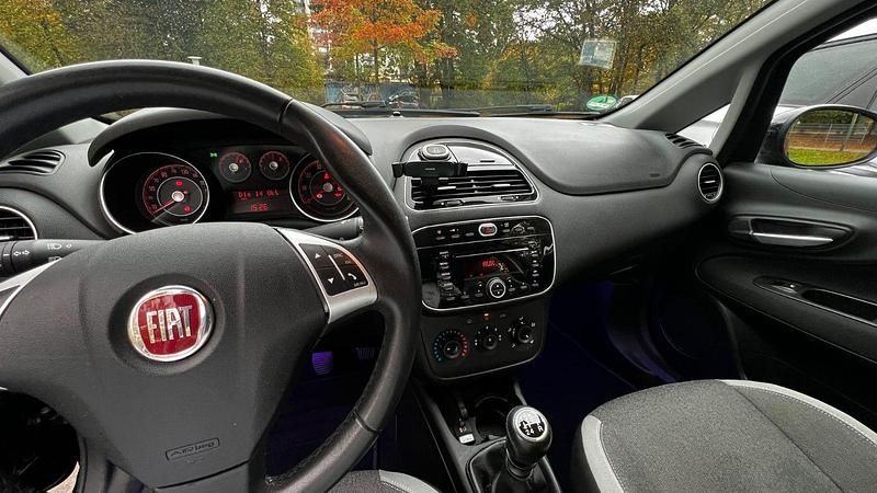 Gebraucht Fiat Punto 69 PS (50 kW) 2013 Schwarz Kleinwagen