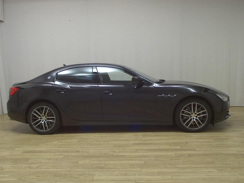 Schwarz Gebraucht 2016 Maserati Ghibli Coupé | 23.980 € (Guter Preis) - Bild 1/4