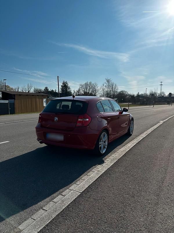 Usata BMW 118 143 CV (105 kW) 2009 Rosso Utilitaria