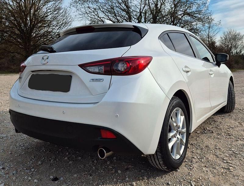 Gebraucht Mazda 3 Center-Line 120 PS (88 kW) 2015 Weiß Limousine