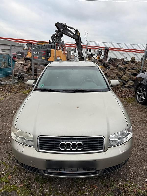 Gold Gebraucht 2002 Audi A4 Limousine | 1.500 € (Superpreis) - Bild 1/4