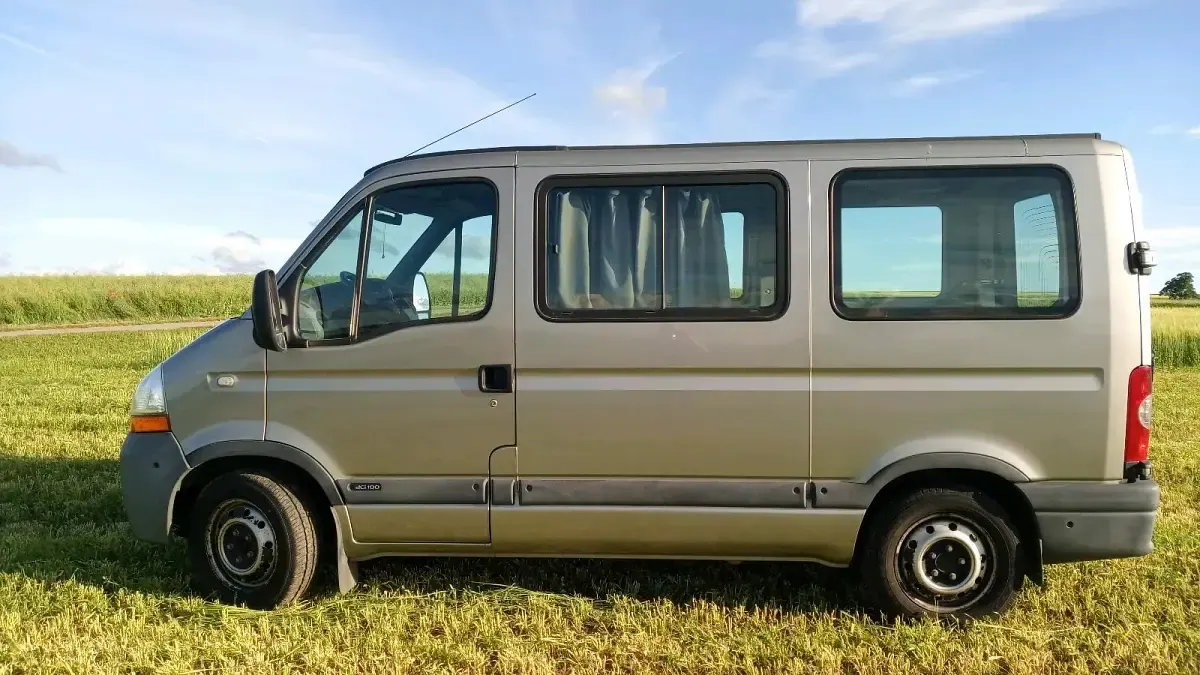 Gebraucht Renault Master 100 PS (73 kW) 2010 Grau Van / Kleinbus