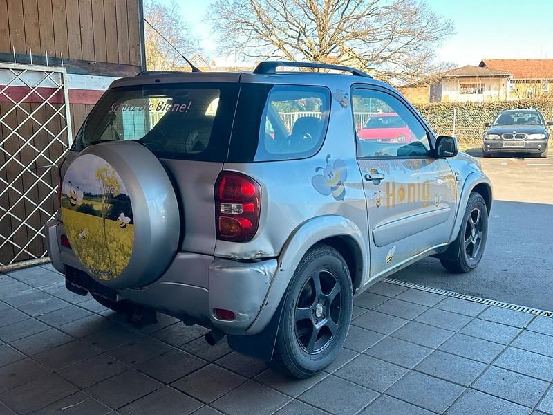 Gebraucht Toyota RAV4 116 PS (85 kW) 2005 Silber SUV