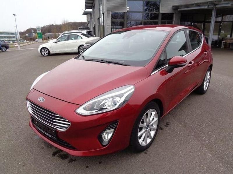 Gebraucht Ford Fiesta Titanium 101 PS (74 kW) 2019 Rot Kleinwagen