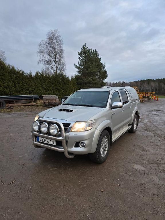 Silber Gebraucht 2014 Toyota HiLux Abholung | 14.900 € - Bild 1/4