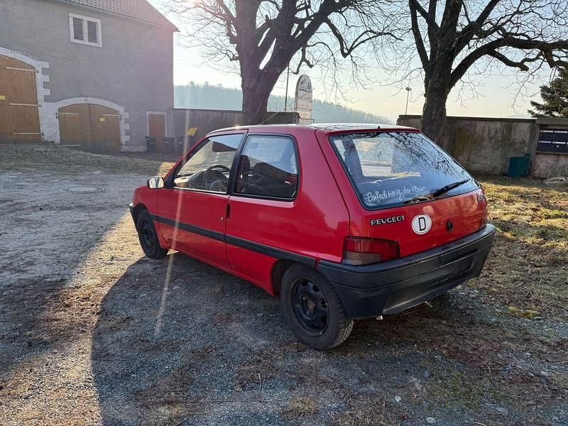 Gebraucht Peugeot 106 60 PS (44 kW) 1993 Rot Kleinwagen