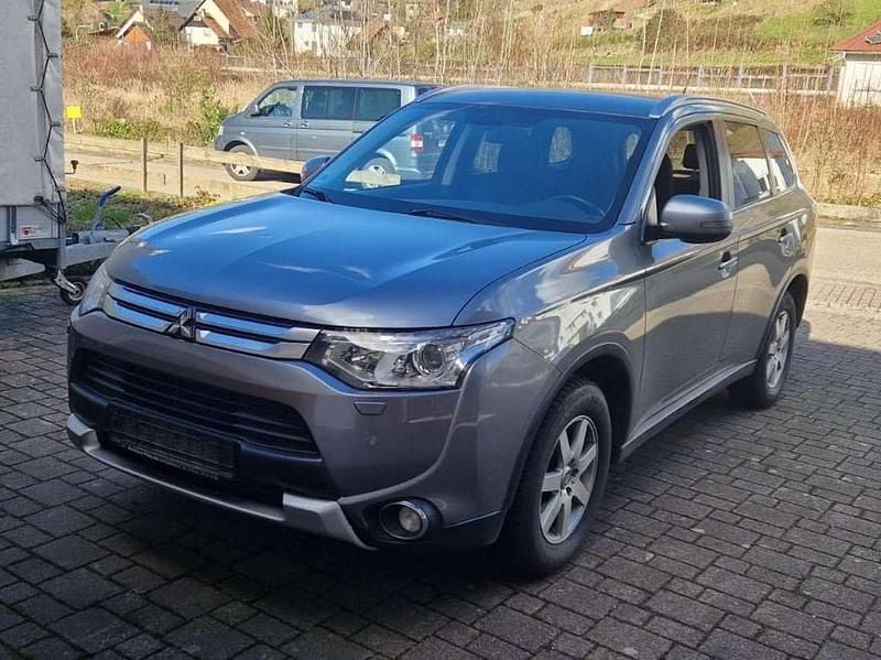 Gebraucht Mitsubishi Outlander 150 PS (110 kW) 2014 Grau SUV