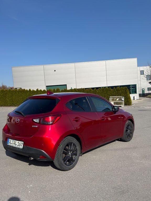 Gebraucht Mazda 2 Exclusive-Line 75 PS (55 kW) 2019 Rot Limousine