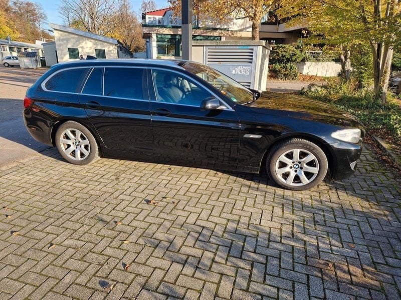 Second-hand BMW 520 184 CP (135 kW) 2012 Negru Break
