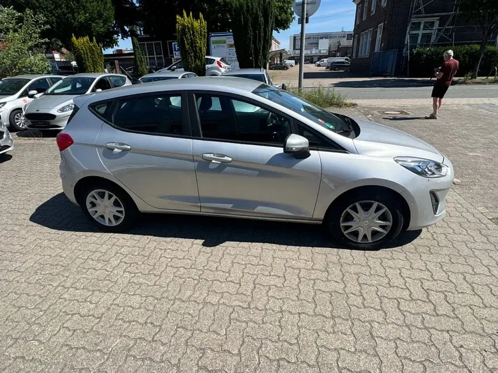 Gebraucht Ford Fiesta Cool & Connect 95 PS (69 kW) 2020 Silber Kleinwagen