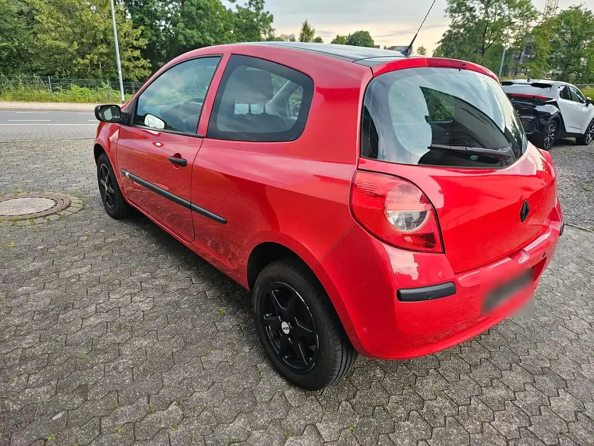 Gebraucht Renault Clio III 69 PS (50 kW) 2006 Rot Limousine