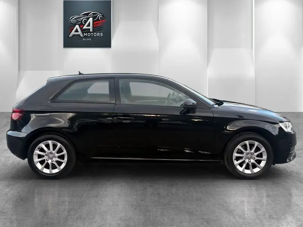 Gebraucht Audi A3 Attraction 110 PS (80 kW) 2014 Schwarz Limousine