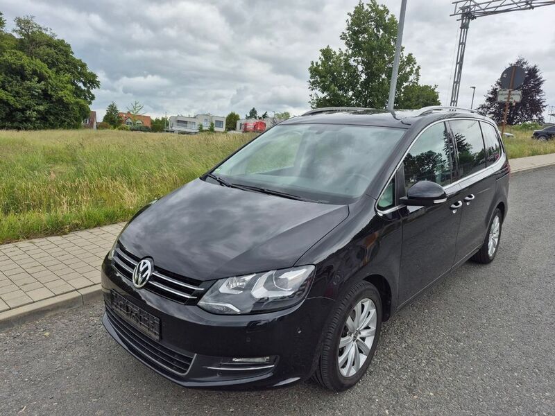 Schwarz Gebraucht 2015 VW Sharan Highline Van / Kleinbus | 19.899 € (Guter Preis) - Bild 1/4