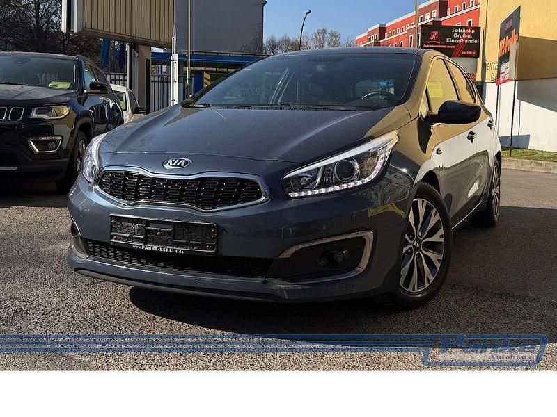 Gebraucht Kia Ceed 135 PS (99 kW) 2016 Planet blue Kleinwagen
