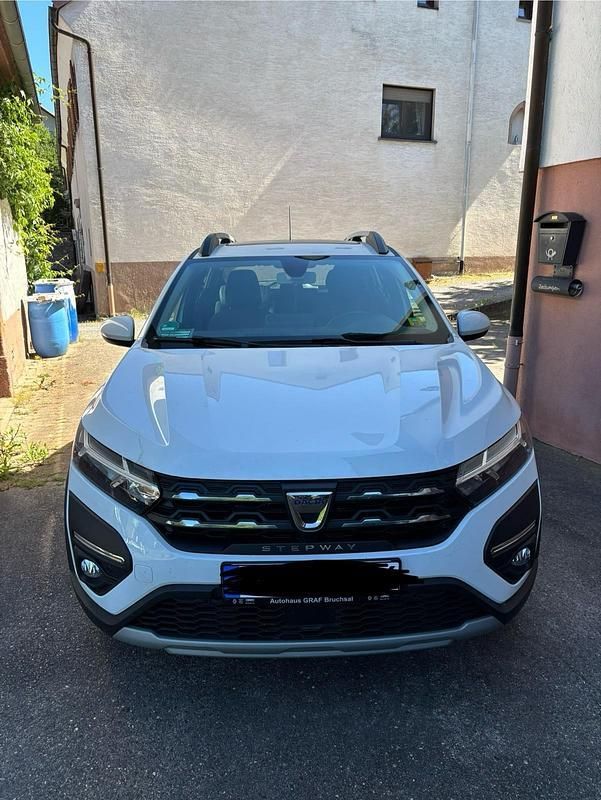 Weiß Gebraucht 2023 Dacia Sandero Stepway Kleinwagen | 14.000 € (Guter Preis) - Bild 1/4