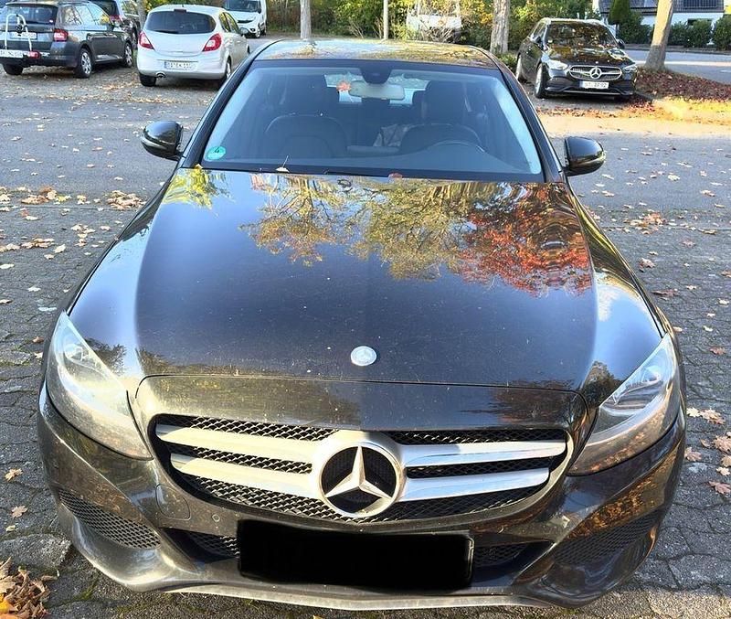 Schwarz Gebraucht 2015 Mercedes C180 Limousine | 16.500 € (Guter Preis) - Bild 1/4