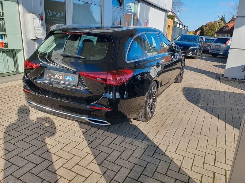 Gebraucht Mercedes C180 170 PS (125 kW) 2022 Schwarz Kombi