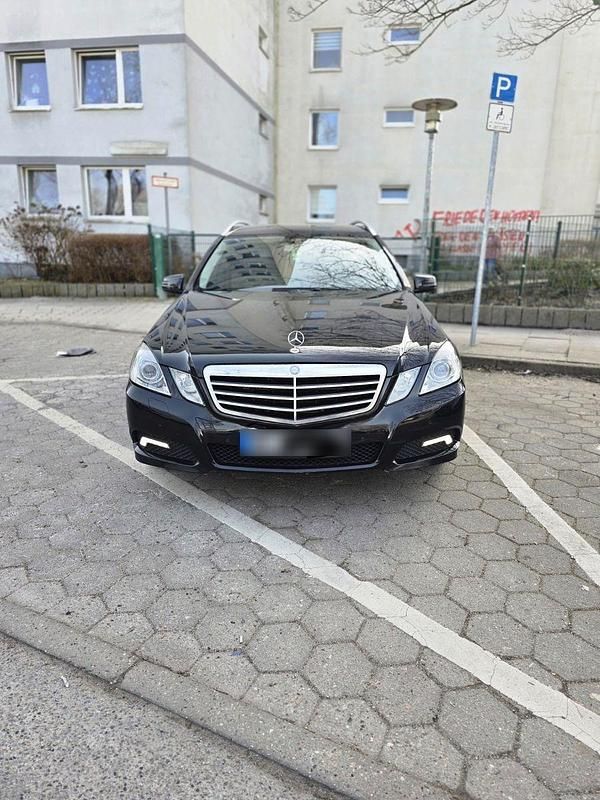 Gebraucht Mercedes E300 Avantgarde 231 PS (169 kW) 2010 Schwarz Limousine